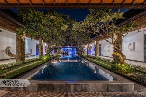 5 bedrooms Villa in Seminyak, Badung, Indonesia No. 7620 4