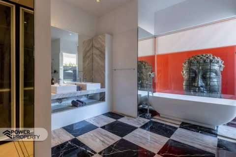 5 bedrooms Villa in Seminyak, Badung, Indonesia No. 7620