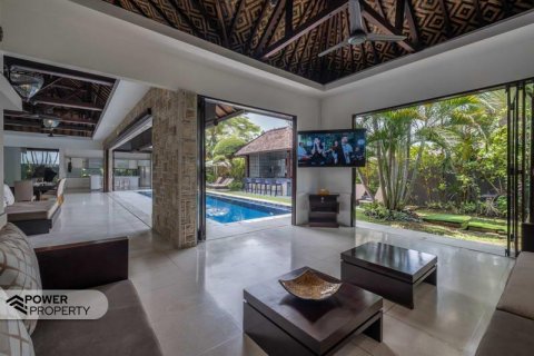 5 bedrooms Villa in Seminyak, Badung, Indonesia No. 7620 11