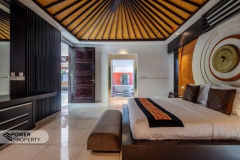 5 bedrooms Villa in Seminyak, Badung, Indonesia No. 7620 2