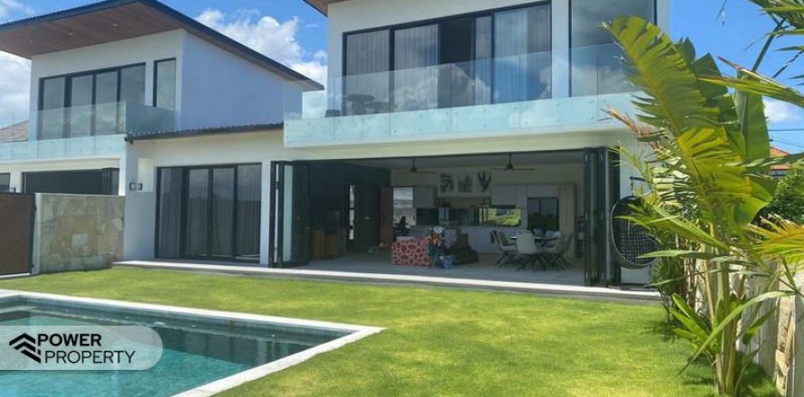 4 bedrooms Villa in Canggu, Badung, Indonesia No. 7615