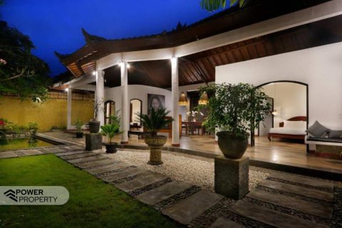 Вилла с 2 спальнями в Seminyak, Бадунг, Индонезия № 13572 10