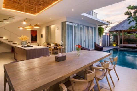 2 bedrooms Villa in Seminyak, Badung, Indonesia No. 7589 10