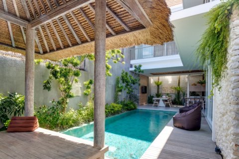 2 bedrooms Villa in Seminyak, Badung, Indonesia No. 7589 2