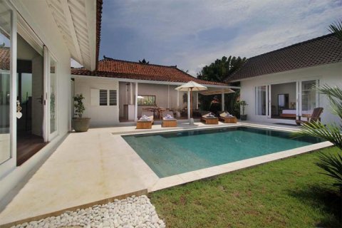 4 bedrooms Villa in Canggu, Badung, Indonesia No. 7586 3