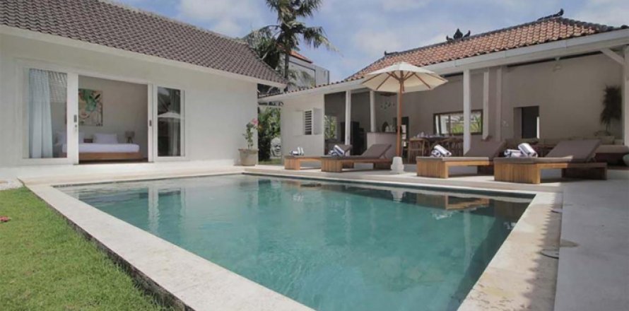 4 bedrooms Villa in Canggu, Badung, Indonesia No. 7586