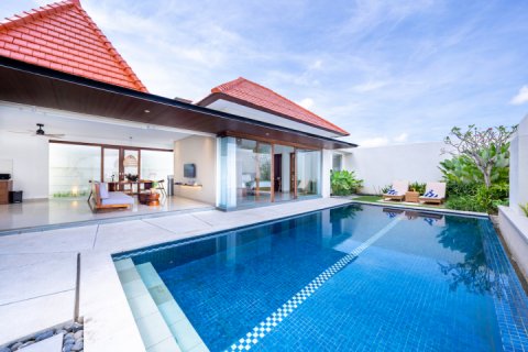 2 bedrooms Villa in Seminyak, Badung, Indonesia No. 7587 2