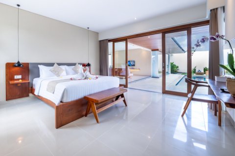 2 bedrooms Villa in Seminyak, Badung, Indonesia No. 7587 10