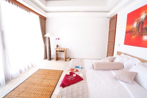 8 bedrooms Villa in Canggu, Badung, Indonesia No. 7970 11