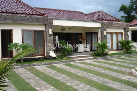 4 bedrooms Villa in Lovina, Anturan, Buleleng, Indonesia No. 7976 10