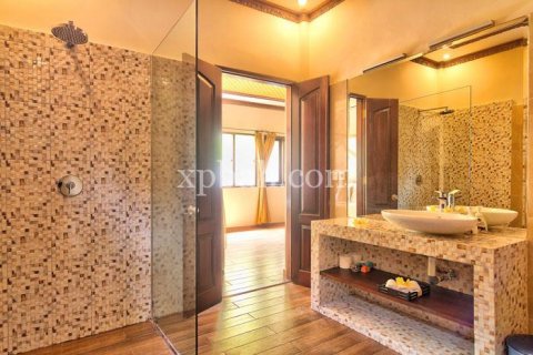 6 bedrooms Villa in South Kuta, Badung, Indonesia No. 7972 10