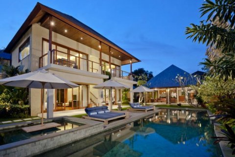 3 bedrooms Villa in Seminyak, Badung, Indonesia No. 1008