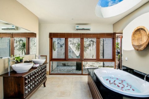 Вилла с 4 спальнями в Seminyak, Бадунг, Индонезия № 1009 18