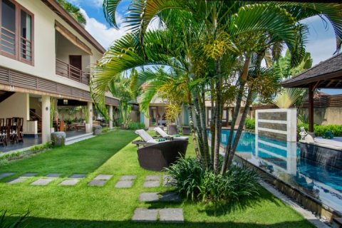 Вилла с 4 спальнями в Seminyak, Бадунг, Индонезия № 1009 5