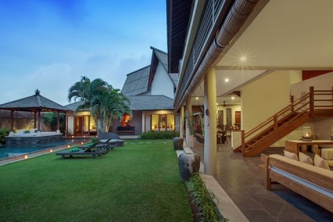 Вилла с 4 спальнями в Seminyak, Бадунг, Индонезия № 1009 3
