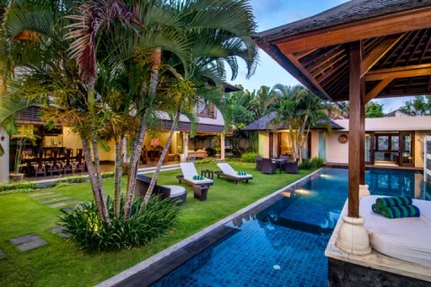 Вилла с 4 спальнями в Seminyak, Бадунг, Индонезия № 1009 2