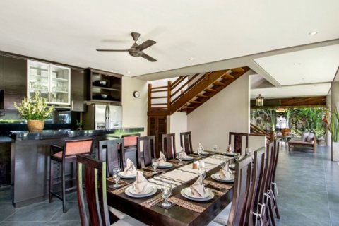 Вилла с 4 спальнями в Seminyak, Бадунг, Индонезия № 1009 11