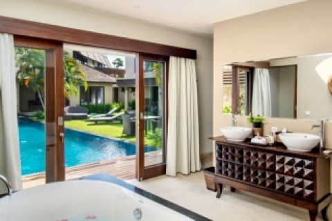 Вилла с 4 спальнями в Seminyak, Бадунг, Индонезия № 1009 22