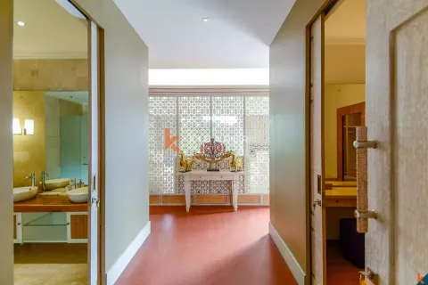 4 bedrooms Villa in Kuta, Badung, Indonesia No. 12197 24
