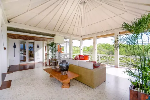 4 bedrooms Villa in Kuta, Badung, Indonesia No. 12197 6
