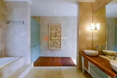 4 bedrooms Villa in Kuta, Badung, Indonesia No. 12197 12