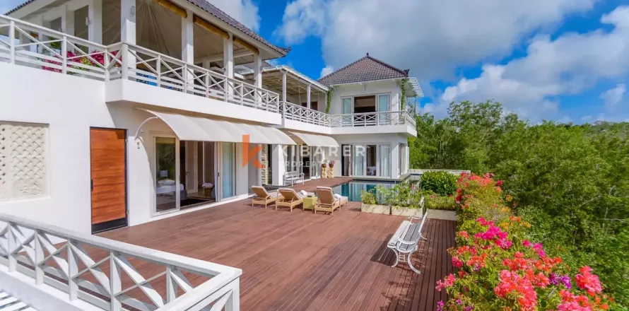 4 bedrooms Villa in Kuta, Badung, Indonesia No. 12197