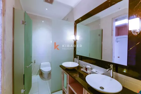 4 bedrooms Villa in Kuta, Badung, Indonesia No. 12197 9