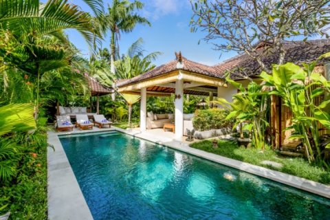 Вилла с 3 спальнями в Seminyak, Бадунг, Индонезия № 1335