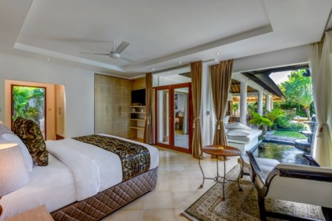 3 bedrooms Villa in Seminyak, Badung, Indonesia No. 1335 24