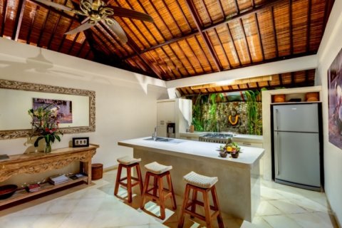 3 bedrooms Villa in Seminyak, Badung, Indonesia No. 1335 11