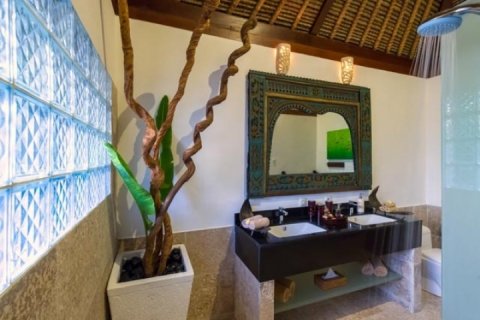 4 bedrooms Villa in Seminyak, Badung, Indonesia No. 1330 29