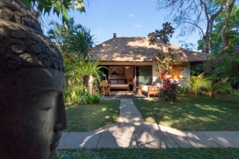 4 bedrooms Villa in Seminyak, Badung, Indonesia No. 1330 11