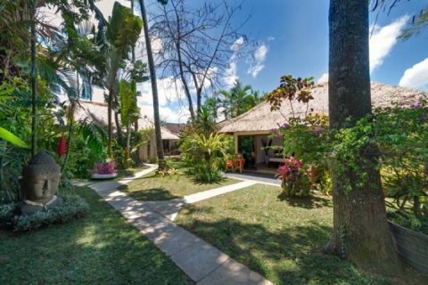 4 bedrooms Villa in Seminyak, Badung, Indonesia No. 1330 9