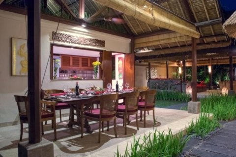 4 bedrooms Villa in Seminyak, Badung, Indonesia No. 1330 25