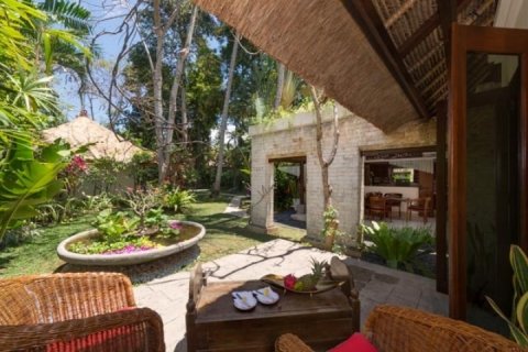 4 bedrooms Villa in Seminyak, Badung, Indonesia No. 1330 12