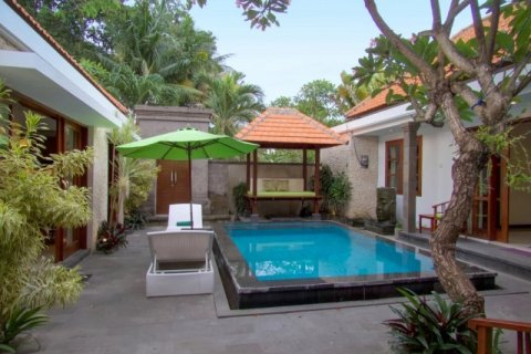 6 bedrooms Villa in South Denpasar, Denpasar, Indonesia No. 1332 2