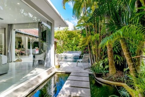 Вилла с 3 спальнями в Seminyak, Бадунг, Индонезия № 1303 4