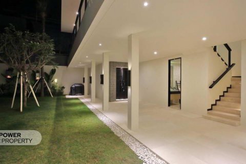 3 bedrooms Villa in Seminyak, Badung, Indonesia No. 9036 12