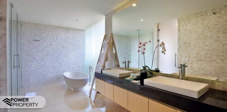 3 bedrooms Villa in Seminyak, Badung, Indonesia No. 9036