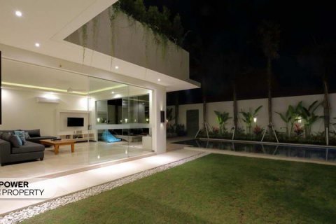 3 bedrooms Villa in Seminyak, Badung, Indonesia No. 9036 6