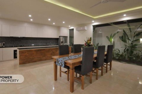 3 bedrooms Villa in Seminyak, Badung, Indonesia No. 9036 7