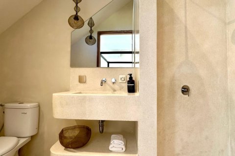 2 bedrooms Villa in Kuta, Badung, Indonesia No. 11141 6