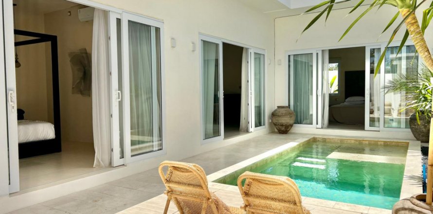 2 bedrooms Villa in Kuta, Badung, Indonesia No. 11141