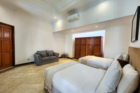 7 bedrooms Villa in Kuta, Badung, Indonesia No. 10532 13