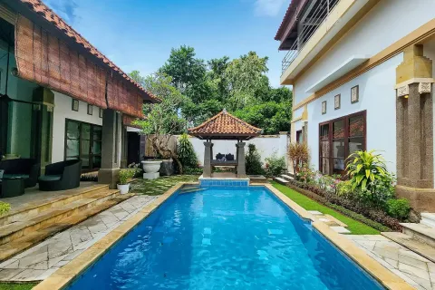 7 bedrooms Villa in Kuta, Badung, Indonesia No. 10532 3