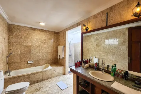 7 bedrooms Villa in Kuta, Badung, Indonesia No. 10532 23