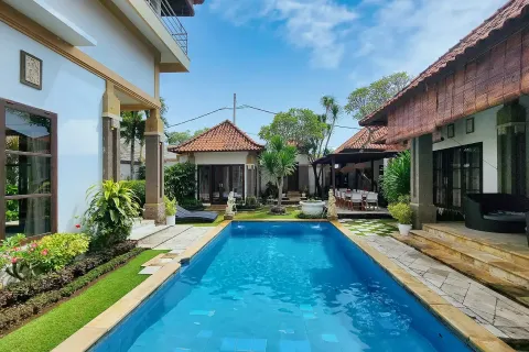 7 bedrooms Villa in Kuta, Badung, Indonesia No. 10532 2