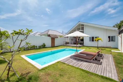 2 bedrooms Villa in Kuta, Badung, Indonesia No. 10531 2