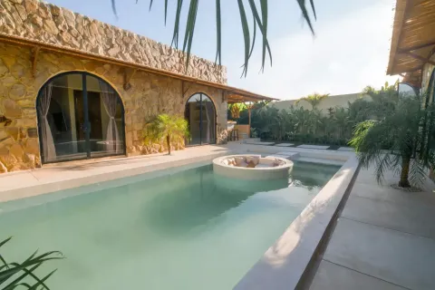 3 bedrooms Villa in Jimbaran, Badung, Indonesia No. 10230 3