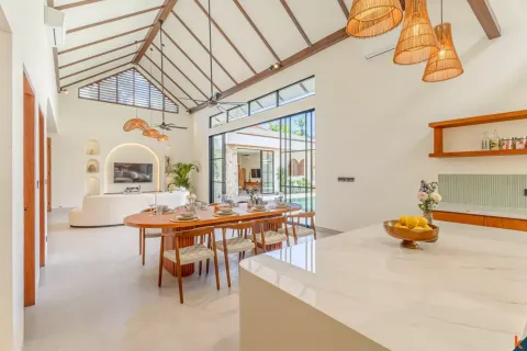 4 bedrooms Villa in Tibubeneng, Badung, Indonesia No. 10192 24